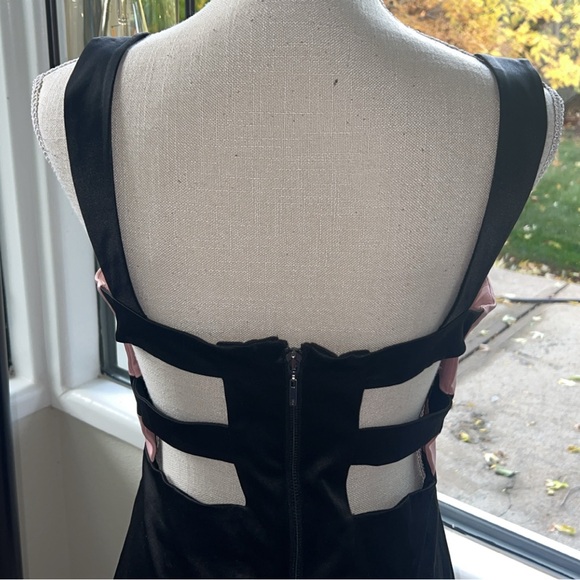 BEBE Satin Color-block Evening Dress - Picture 5 of 8